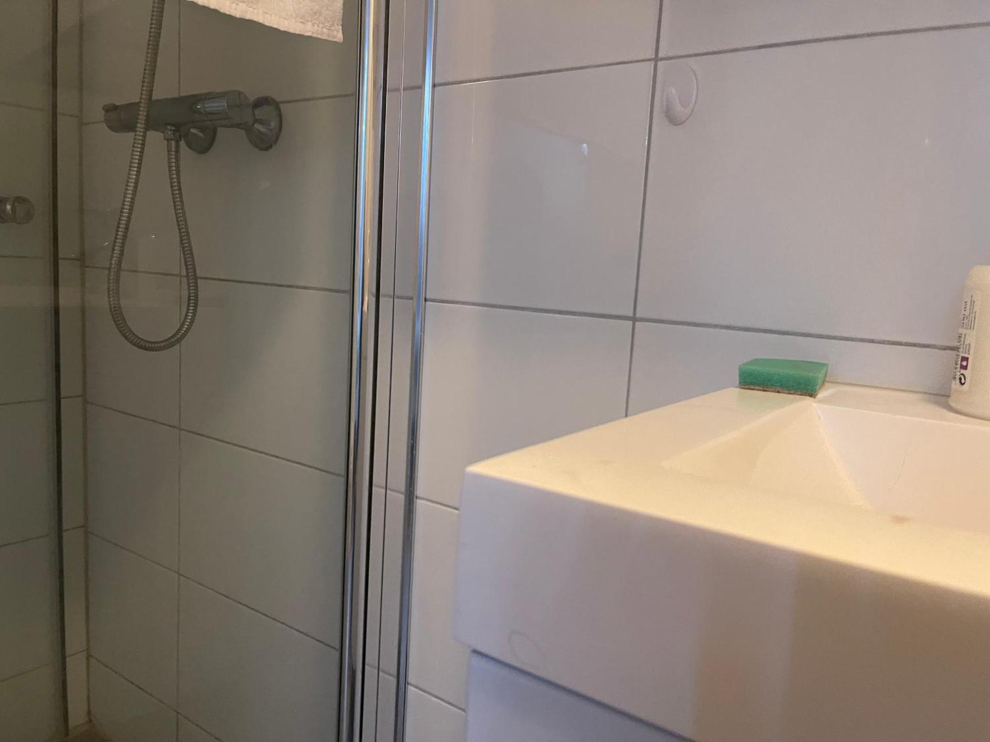 Appartement Located At Heart Of Center